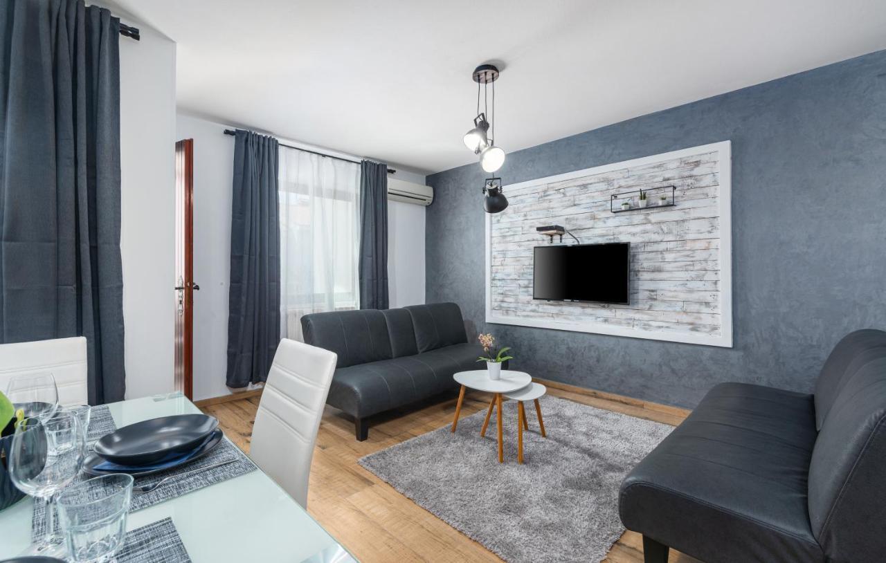 Apartments Ariana 乌马格 外观 照片